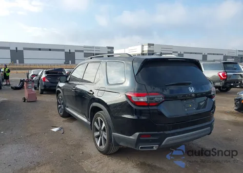 2024 Honda Pilot Touring z USA, uszkodzony, nr VIN 5FNYG2H72RB013343